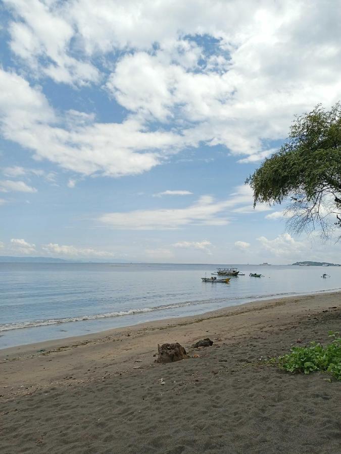 East Lombok Dive Hotel - 3 Private Rooms On The Beach With Seaview & Scuba Diving Center Labuhan Pandan Екстериор снимка